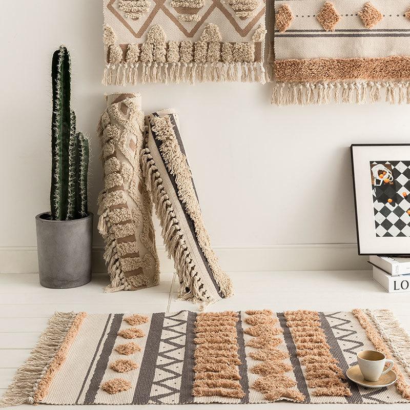Tapis Berbère Et Table Basse